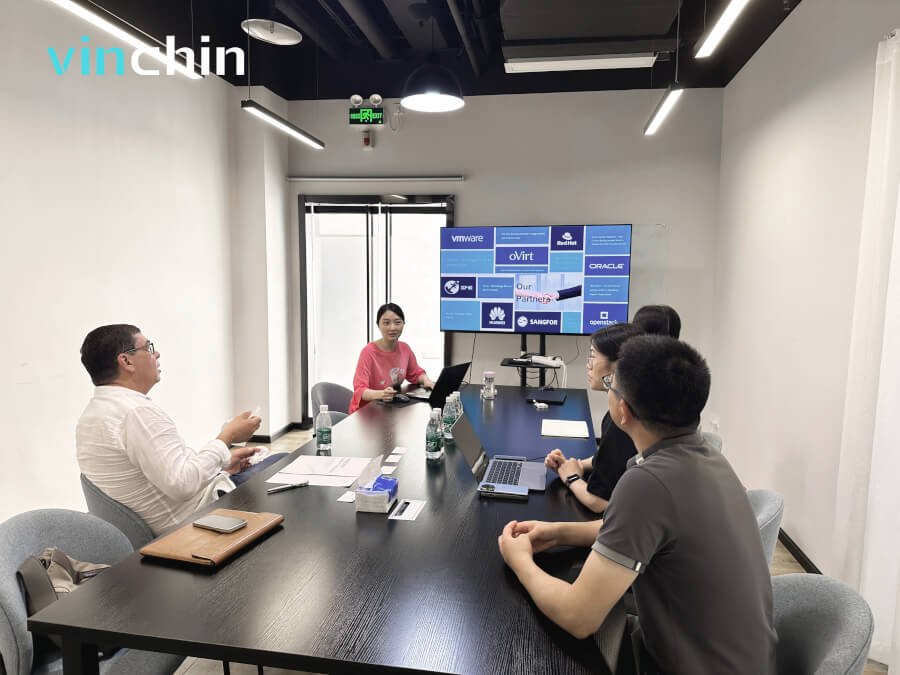 vinchin,backup,recovery,archive,customer,visit,vinchin backup & recovery 8.0,cdp,agentless aws ec2 backup,exchange,cloud,data protection